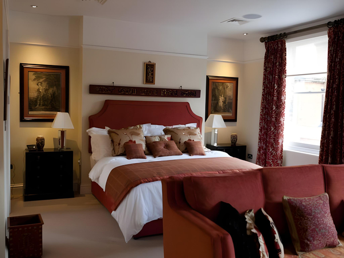Bedroom, Gilbey's Bar & Restaurant, Slough