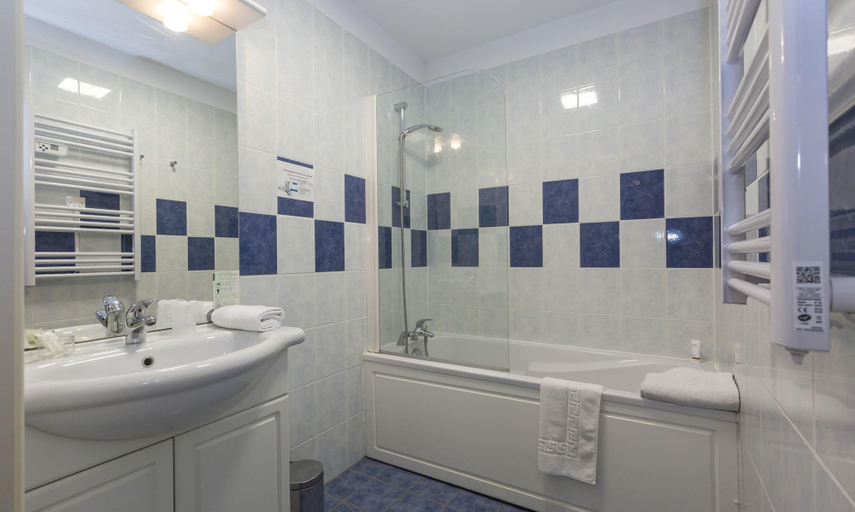 Bathroom 4, Résidence Odalys Le Domaine des Rois, Haut-Rhin