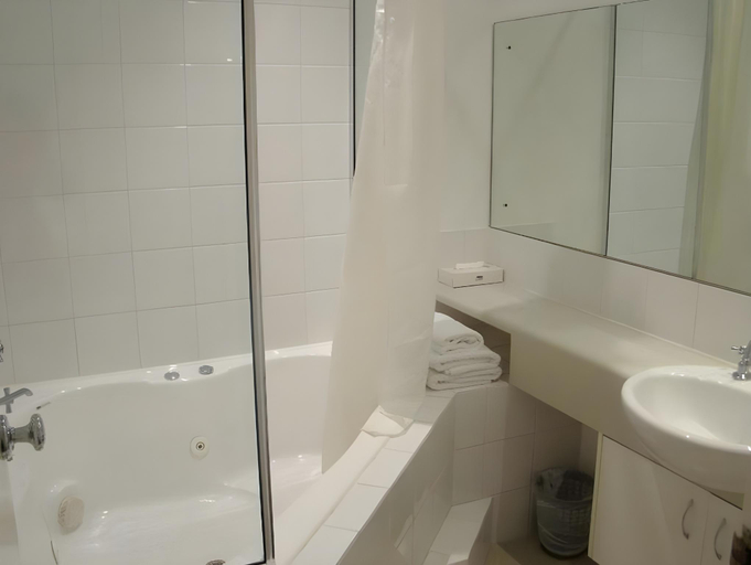 Bathroom, Dunsborough Central Motel, Busselton