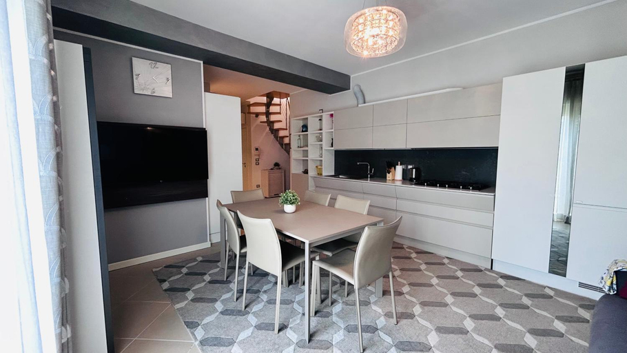 Others 3, Lakeview Verdi Apartment, Verona