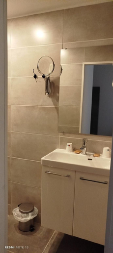 Bathroom 3, Garabit Hôtel, Cantal