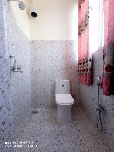 Bathroom 3, Hotel Riddhi Siddhi Restaurant & Bar, Narayani
