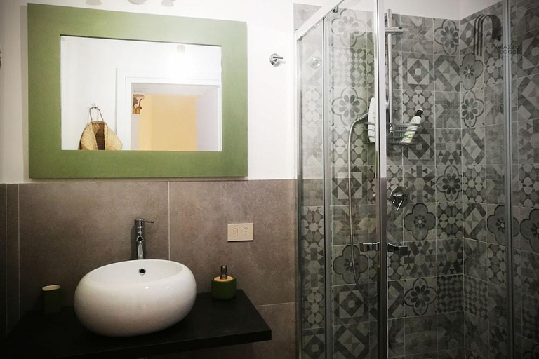 Bathroom 4, Palazzo delle Logge, Palermo
