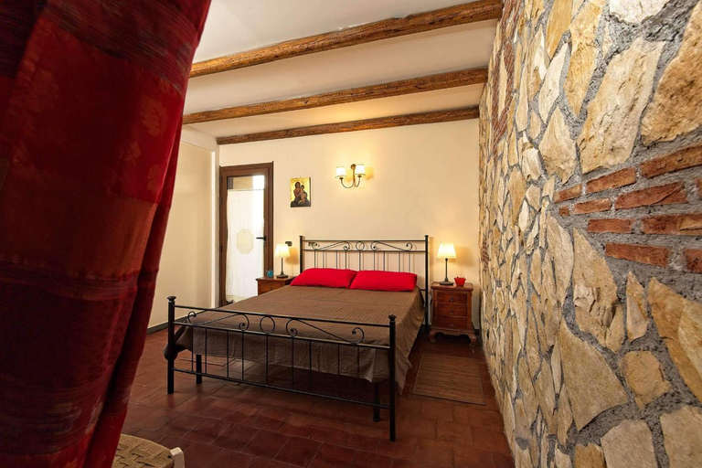 Bedroom 2, Horse House, Catania