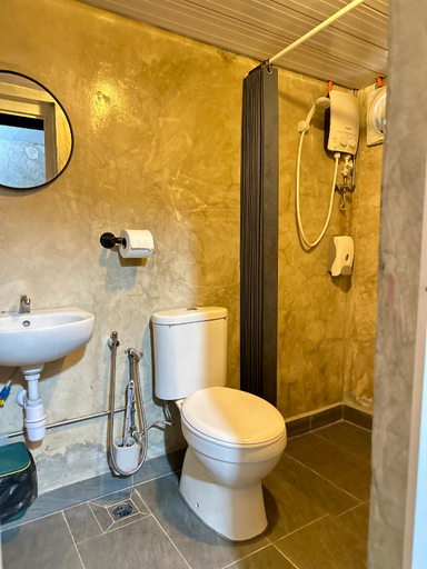 Bathroom 3, Ardour Lodge - Room A6(DUPLEX TRIPLE ROOM), Pulau Penang