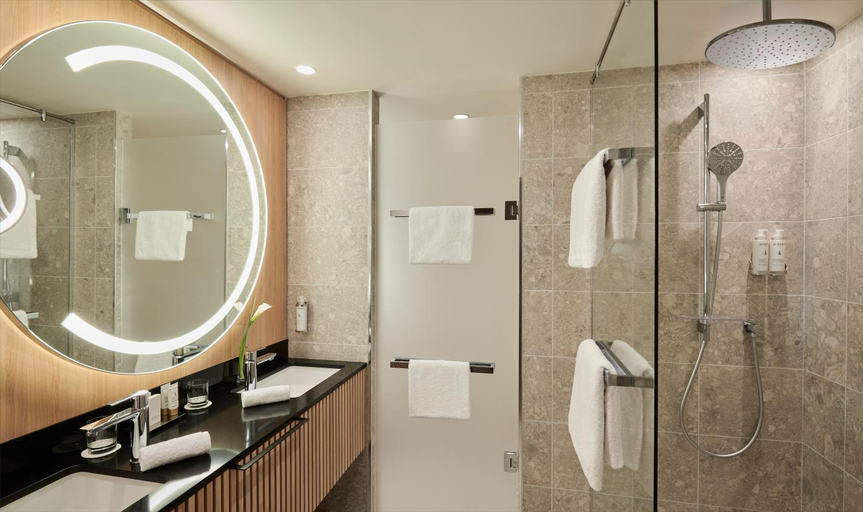 Bathroom 5, Chateau Hotel and Spa Grand Barrail, Gironde