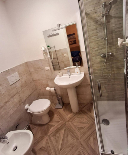 Others 5, LECCE MON AMOUR B&B, Lecce