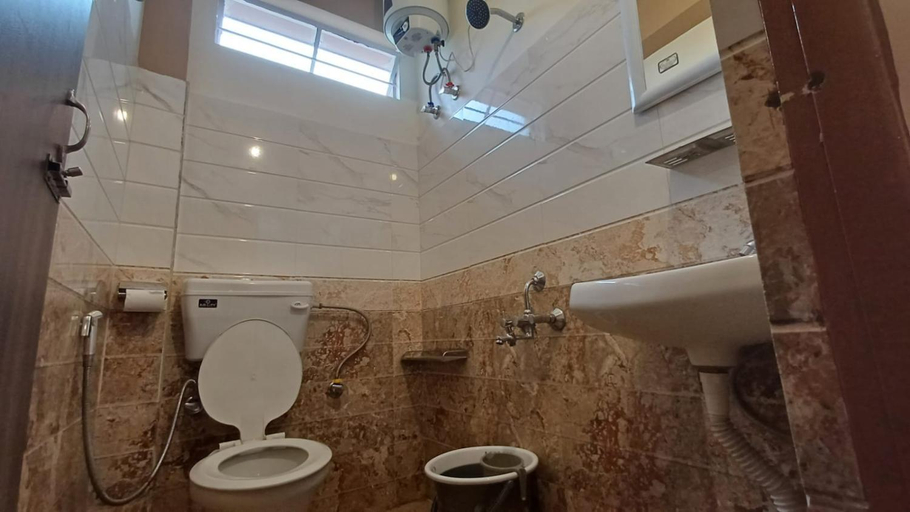 Bathroom 3, Aroma Inn, East Khasi Hills