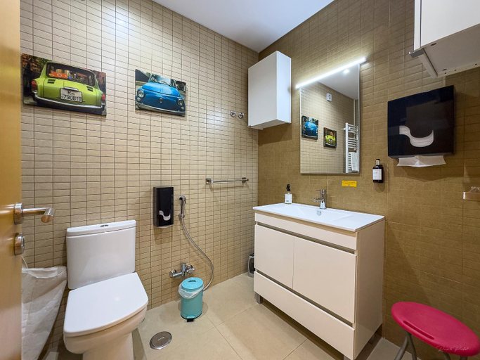 Bathroom 2, Vibing & Liming Ericeira, Mafra