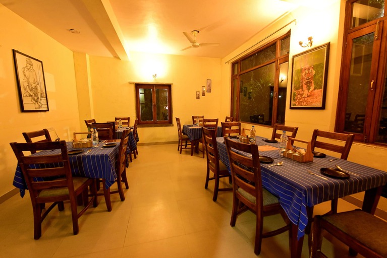 Food & Drinks 5, Hotel Gorbandh Mount Abu by SAH, Sirohi