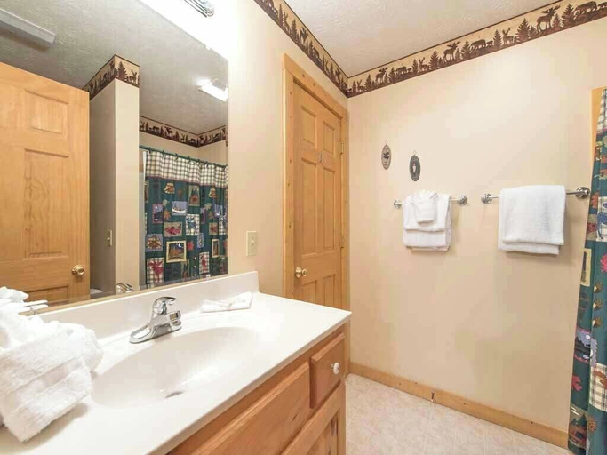 Bathroom 4, Idle Days by Jackson Mountain Rentals, Sevier