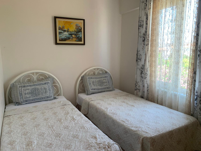 Bedroom 3, CIZMECI APART, Çeşme