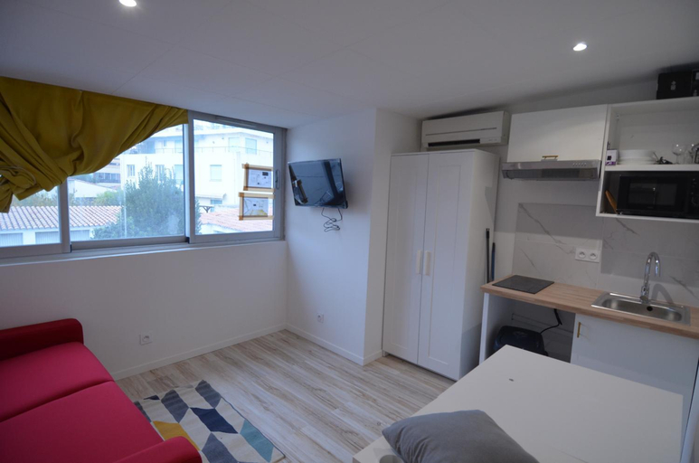 Others 5, STUDIO CASSIN - next to tramway line 2 near airport, Alpes-Maritimes