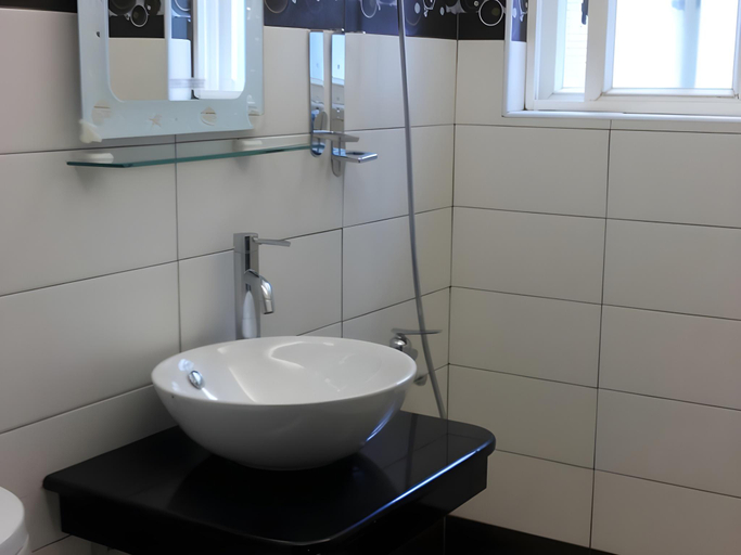 Bathroom 4, Na Hai Hostel, Pingtung
