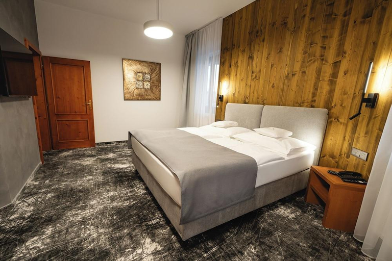Bedroom 3, Hotel Horal, Vsetín