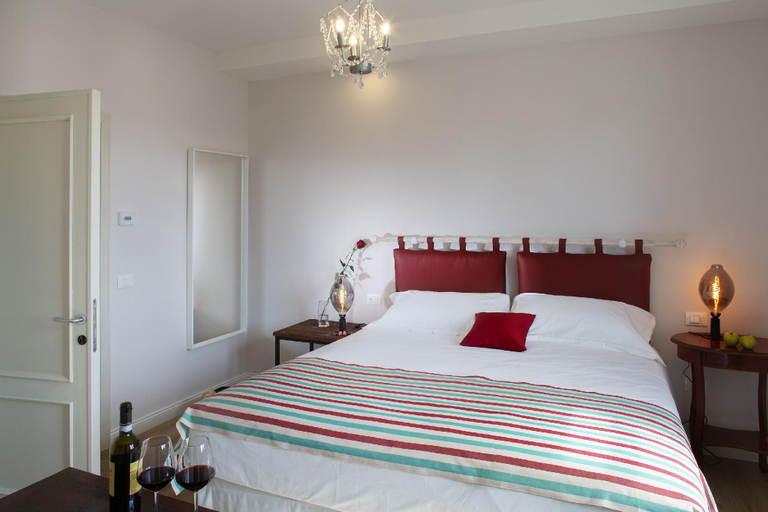 Bedroom 2, CorteViva Boutique B&B, Perugia