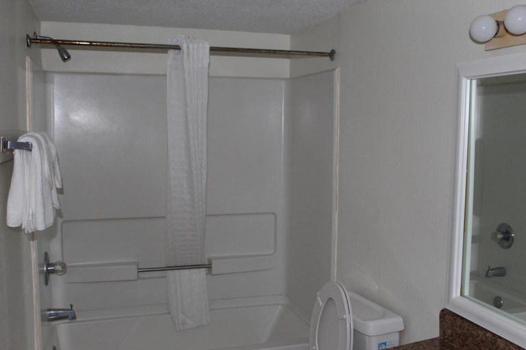 Bathroom 3, Bar Harbor, Horry