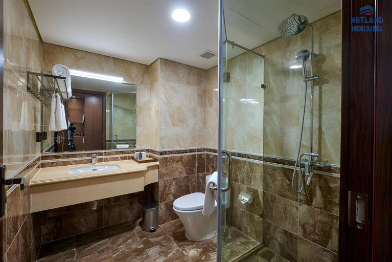 Bathroom, Netland Westlake Legacy Suites, Ba Đình