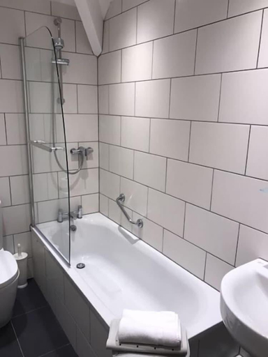 Bathroom 3, Ascot House Hotel, North Yorkshire