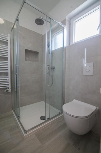 Others 5, Eni apartments BOL, Bol