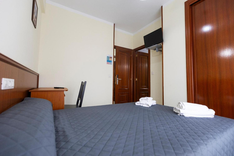Others 4, Pension O Remo, Lugo