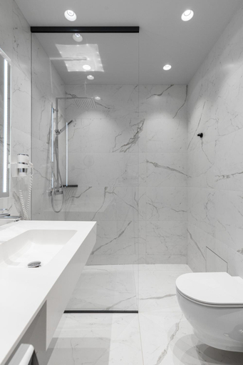 Bathroom 2, Roze Republikas Apartments, Liepaja