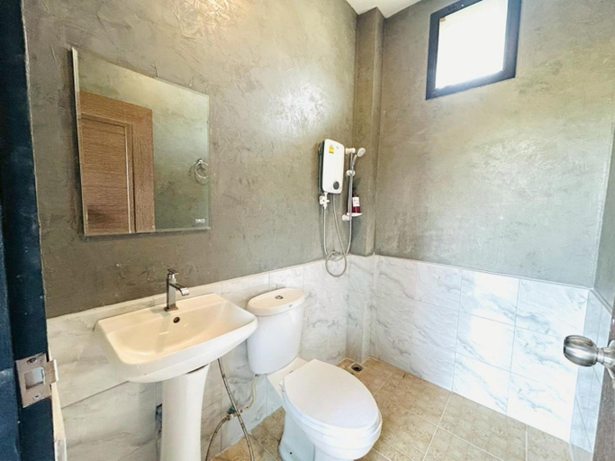 Bathroom 3, Phuphan Resort, Phan