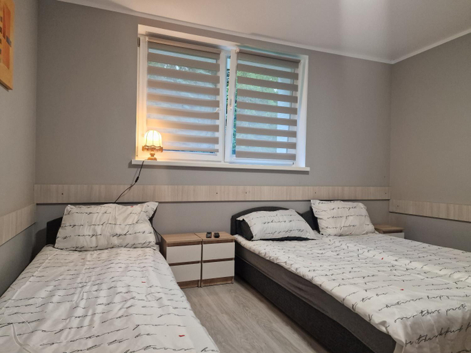 Bedroom 5, NOCLEGI u ALI, Wałbrzych