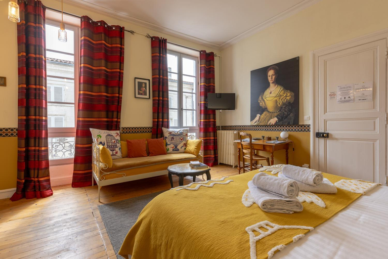 Bedroom, H de Surgeres, Charente-Maritime