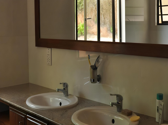 Bathroom 3, Charlotte Villa