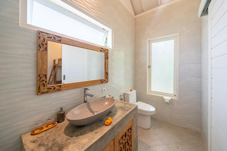 Bathroom 4, Ceningan Beachside Villas, Klungkung