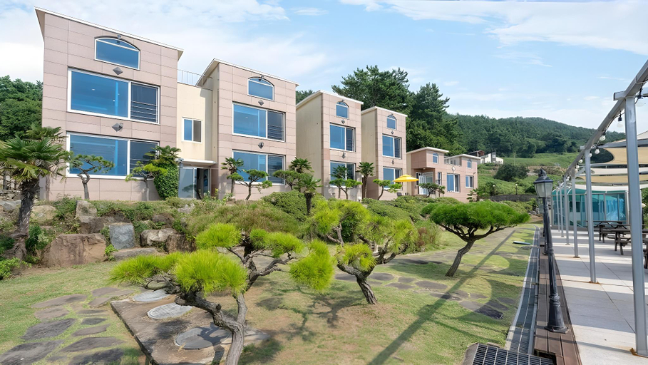 Exterior & Views 1, Namhae Healing Time Pension, Namhae