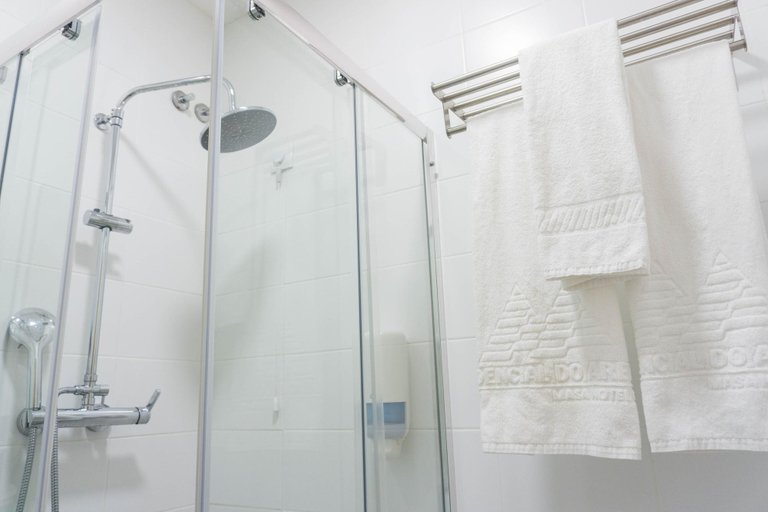 Bathroom 4, Residencial do Areeiro, Lisbon