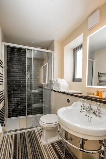 Bathroom 3, The Thomas Lord, Hampshire