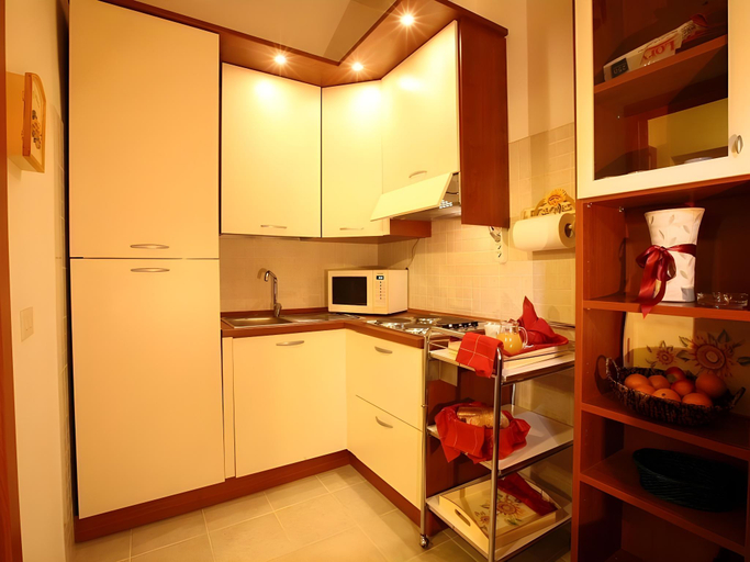 Others 3, Bed Breakfast and Cappuccino, Roma