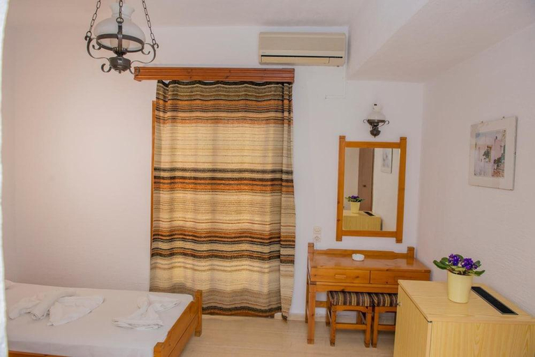 Bedroom 2, Hotel Velissarios, Crete