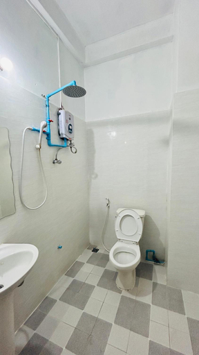 Bathroom 3, Domon Riverside Hotel, Vangvieng