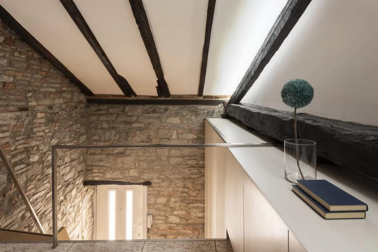 Others 2, ALTIDO Stylish 2-Level Loft in Perfect Como Centre, Como