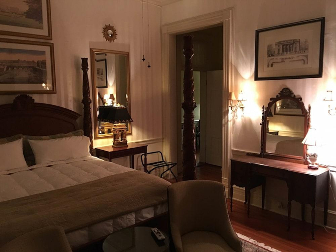 Bedroom 3, Burke Mansion, Bibb