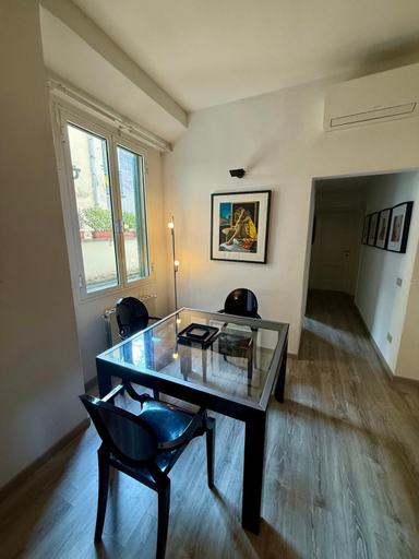 Others 5, Zanobi apartments, Florence