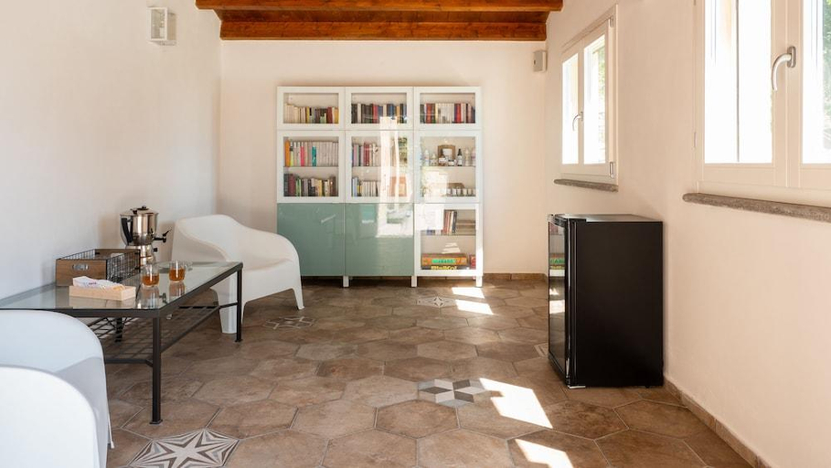 Others, Relais Il Furioso, Perugia