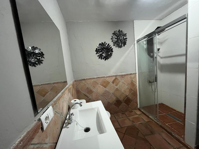 Bathroom 3, Villa Espiga, Cosy Villa with private pool and BBQ, close to the beach, Málaga