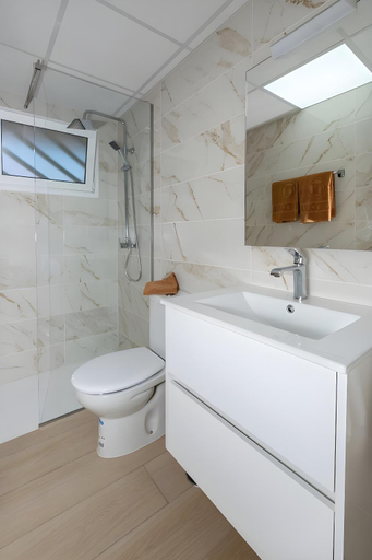 Bathroom 4, Apartamentos Teneguia, Santa Cruz de Tenerife