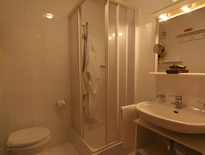 Bathroom 4, Residence Salvan, Bolzano