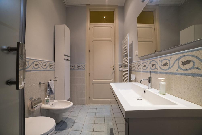 Bathroom 3, B&B Novecento, Palermo