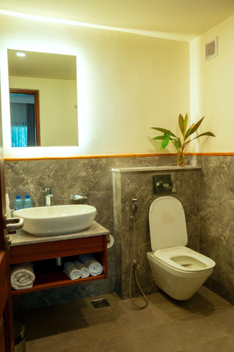 Bathroom 5, White Sands Hotel and The Beach Resort, Kinondoni