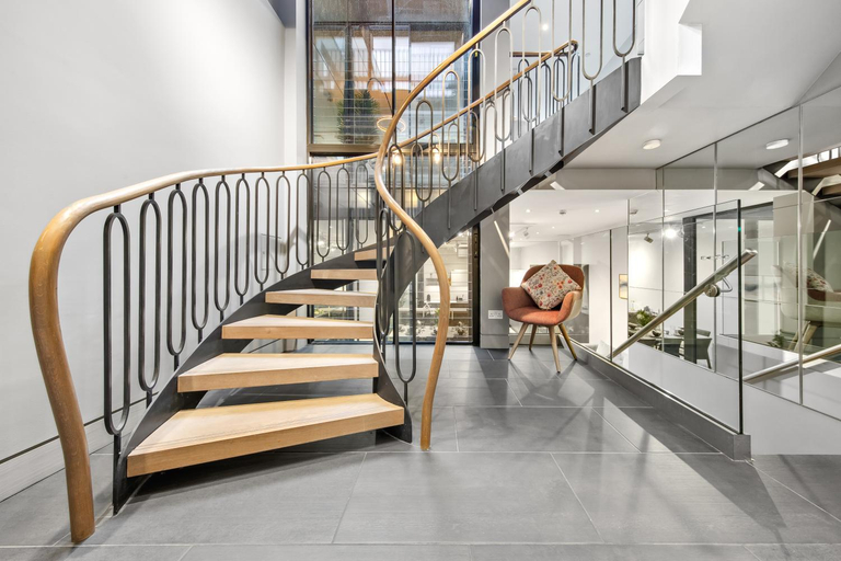 Others 3, Gorgeous Victorian Apartment in Chelsea nr Stadium, London