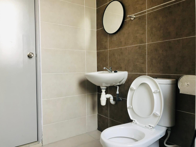Bathroom 3, Alyn Home Kluang I Netflix Wifi Coway, Kluang