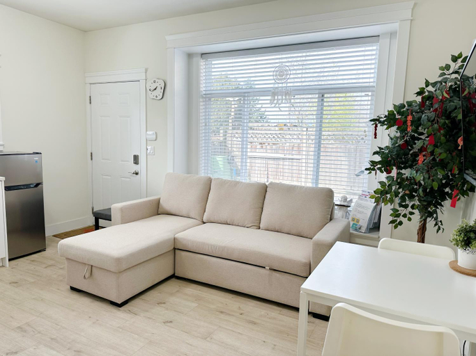 Others 5, Si & Daniel Home Near YVR Airport & Skytrain Separate Entry Free Parking, Greater Vancouver