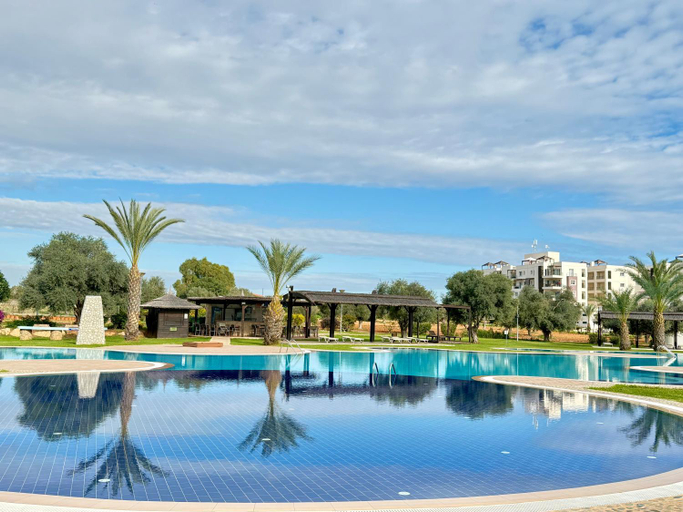 Sport & Beauty 2, Penthouse Retreat by the Sea
